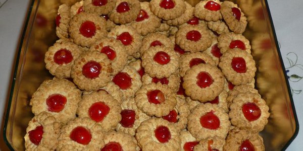 Petits sablés avec cerise confite